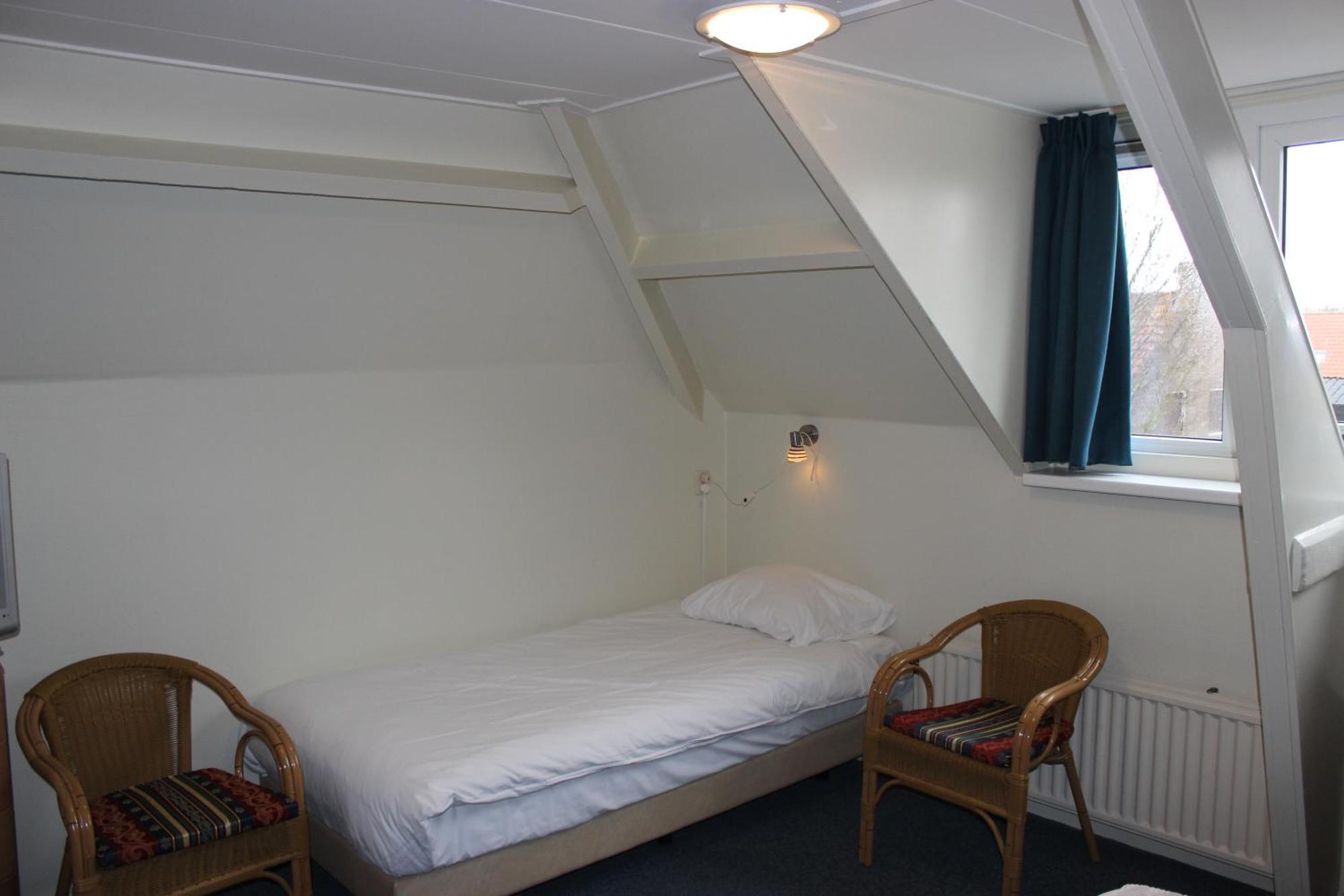 Hotel "De Klok" Buren  Rum bild